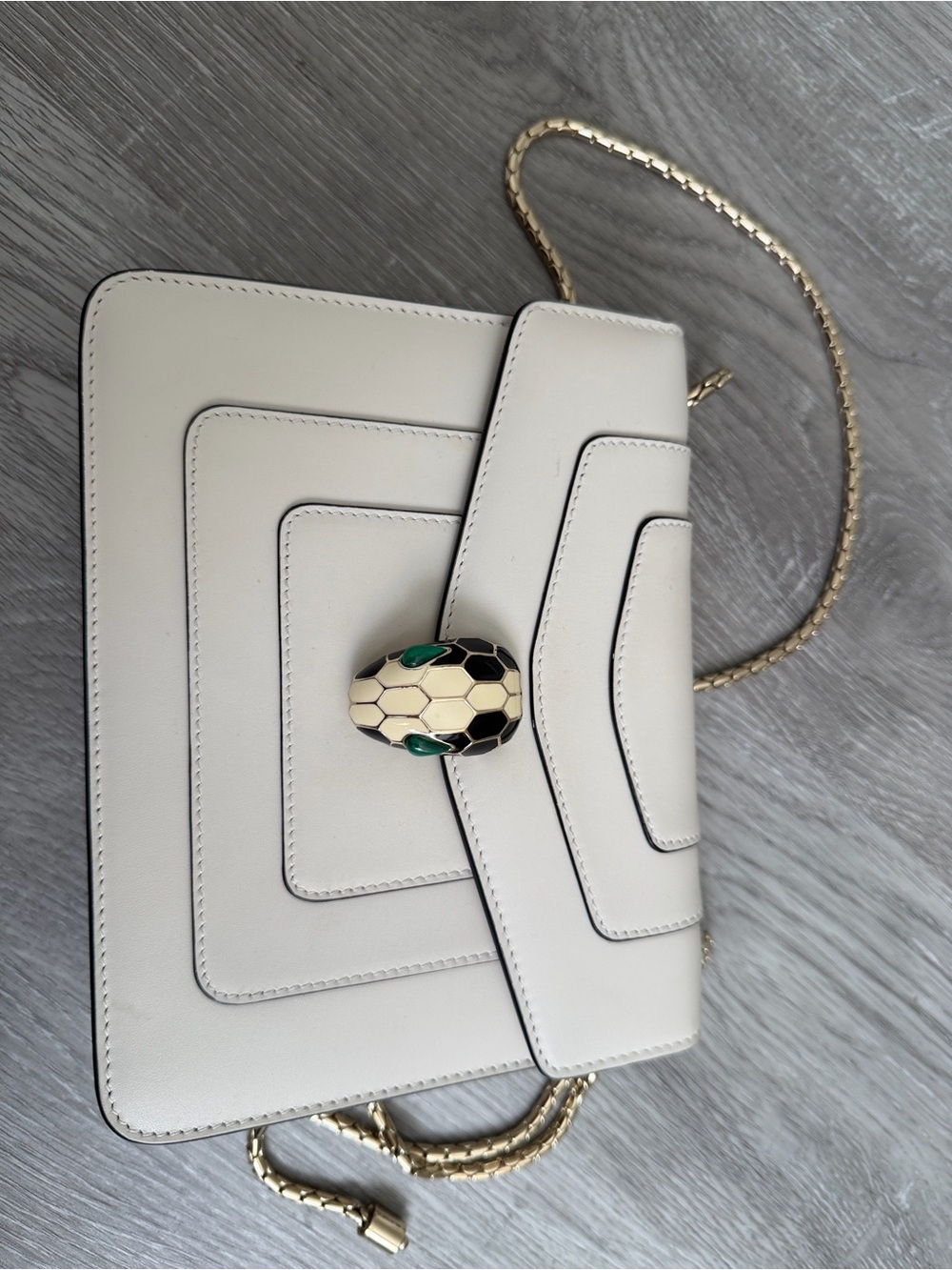 BVLGARI Serpenti Forever White Leather Shoulder Bag Gold Chain - Picture 3 of 8